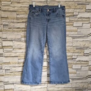 ​American Eagle Jeans Favorite Boyfriend  14S Super Stretch Distressed Med Wash